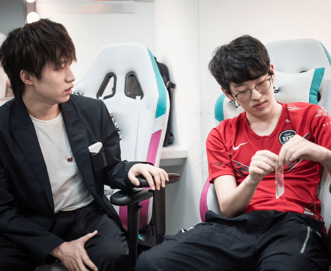 关于T1轻取RNG，Doinb送出助攻的信息