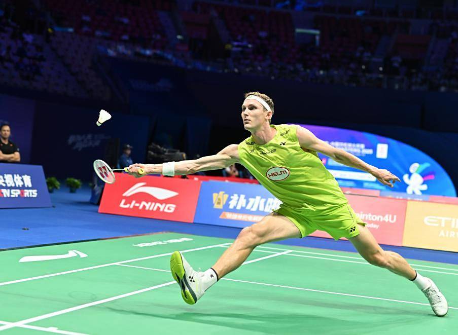 英格兰羽毛球队鏖战中国羽毛球队，安赛龙惊艳世界