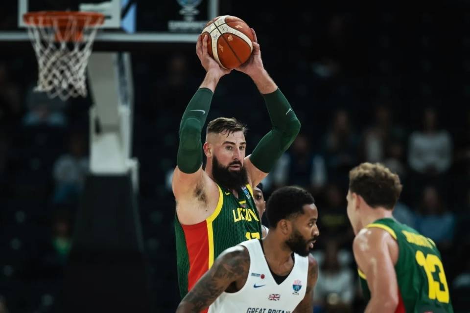 立陶宛男篮逆转奇才，米切尔统治全场