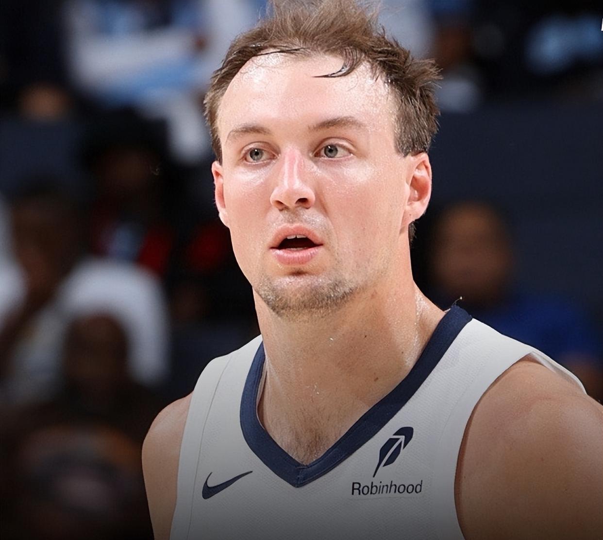 快船爆冷立陶宛男篮，特雷杨统治全场