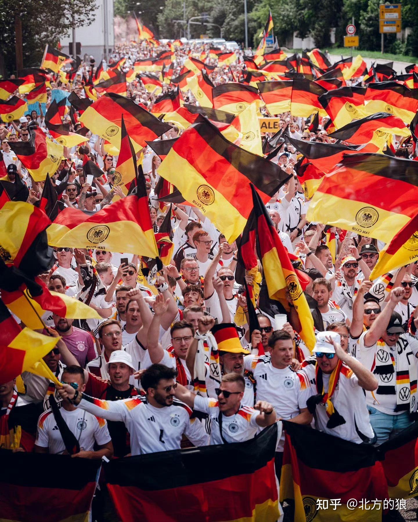 欧洲杯赛事精彩瞬间盘点，年度回顾震撼登场的简单介绍