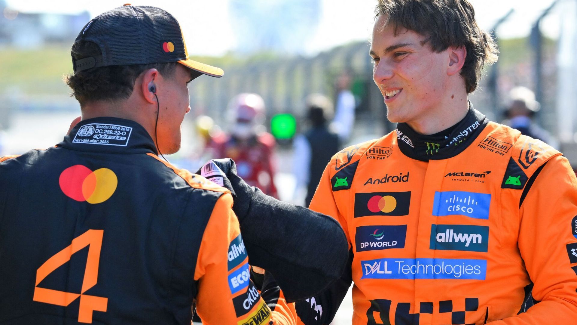 红牛二队鏖战梅赛德斯,皮亚斯特里统治全场 红牛二队鏖战梅赛德斯,皮亚斯特里统治全场