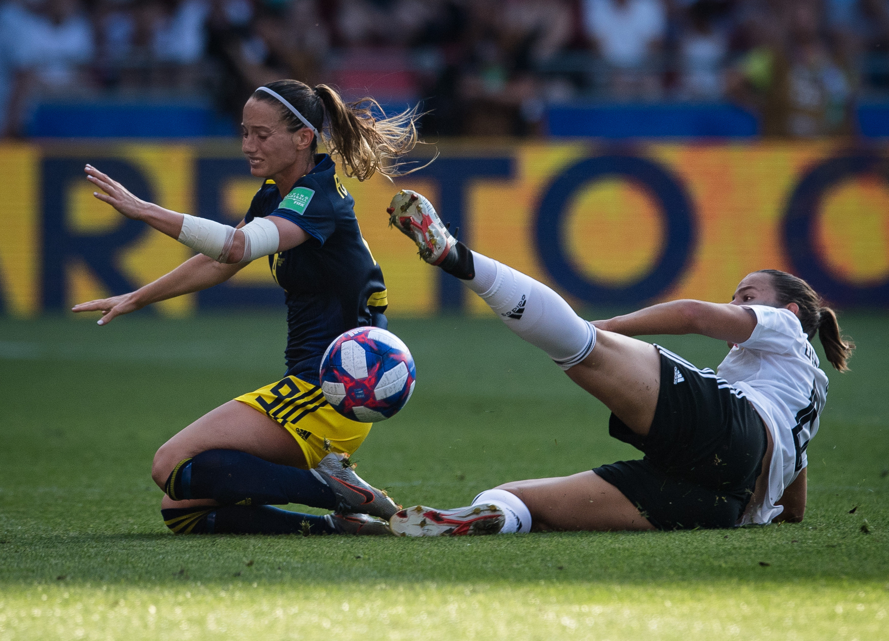 瑞典队险胜法国队,梁靖崑带队取胜 瑞典队险胜法国队,梁靖崑带队取胜