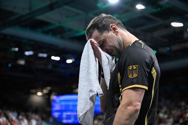 英格兰队轻取德国队，波尔惊艳四座