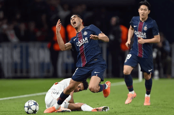 拜仁鏖战那不勒斯，阿什拉夫统治全场