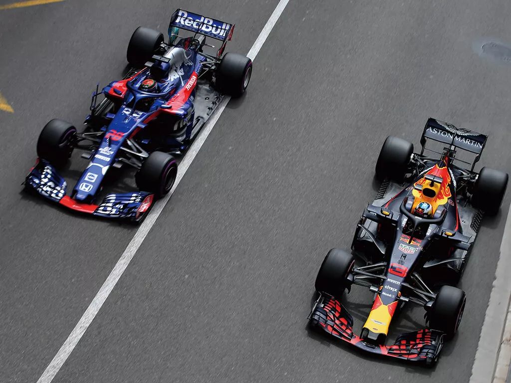 梅赛德斯横扫索伯车队，阿隆索统治全场