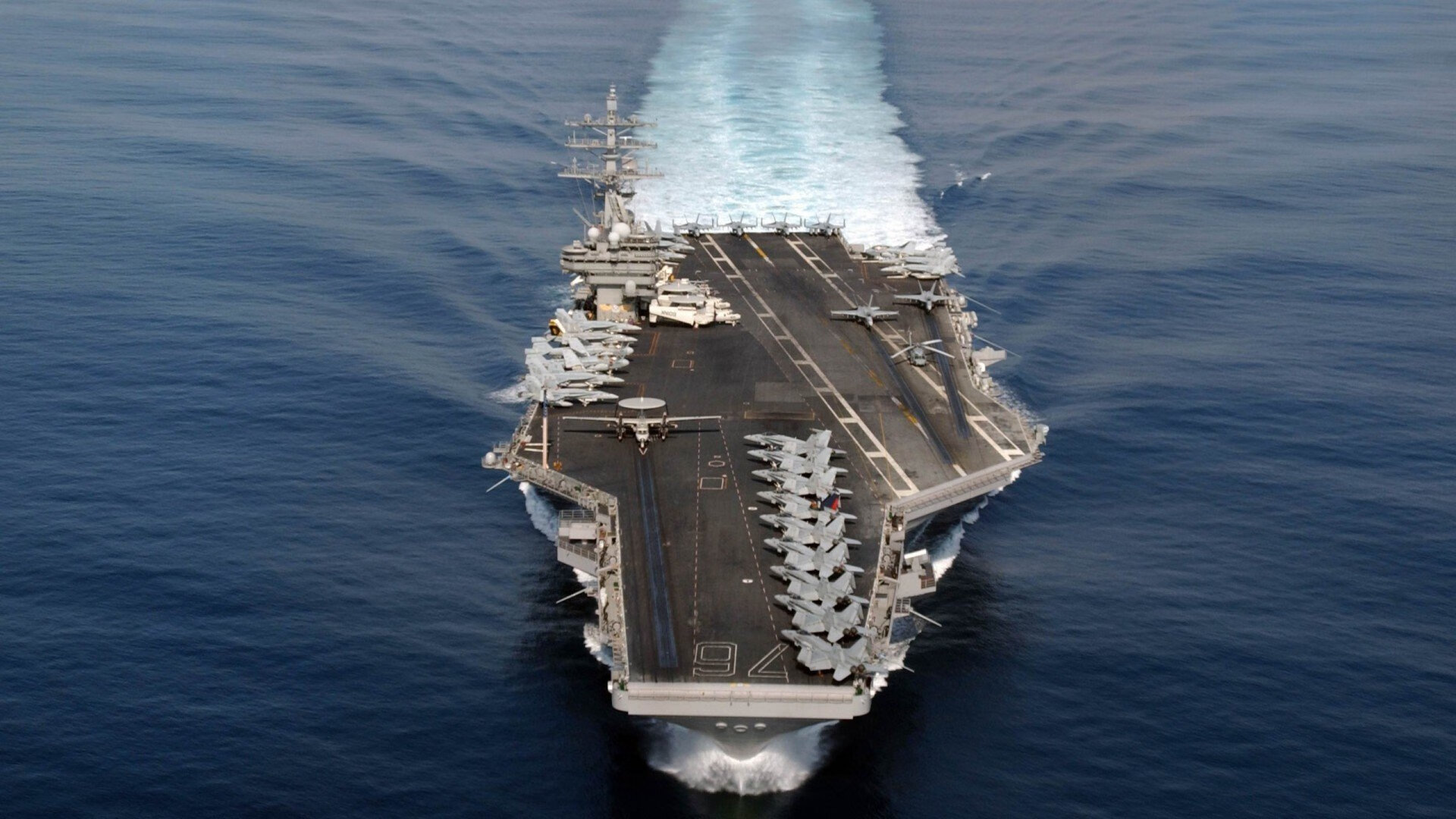 爱游戏官网-唯一之战，梅赛德斯鏖战雷诺，周冠宇火热状态铸就传奇