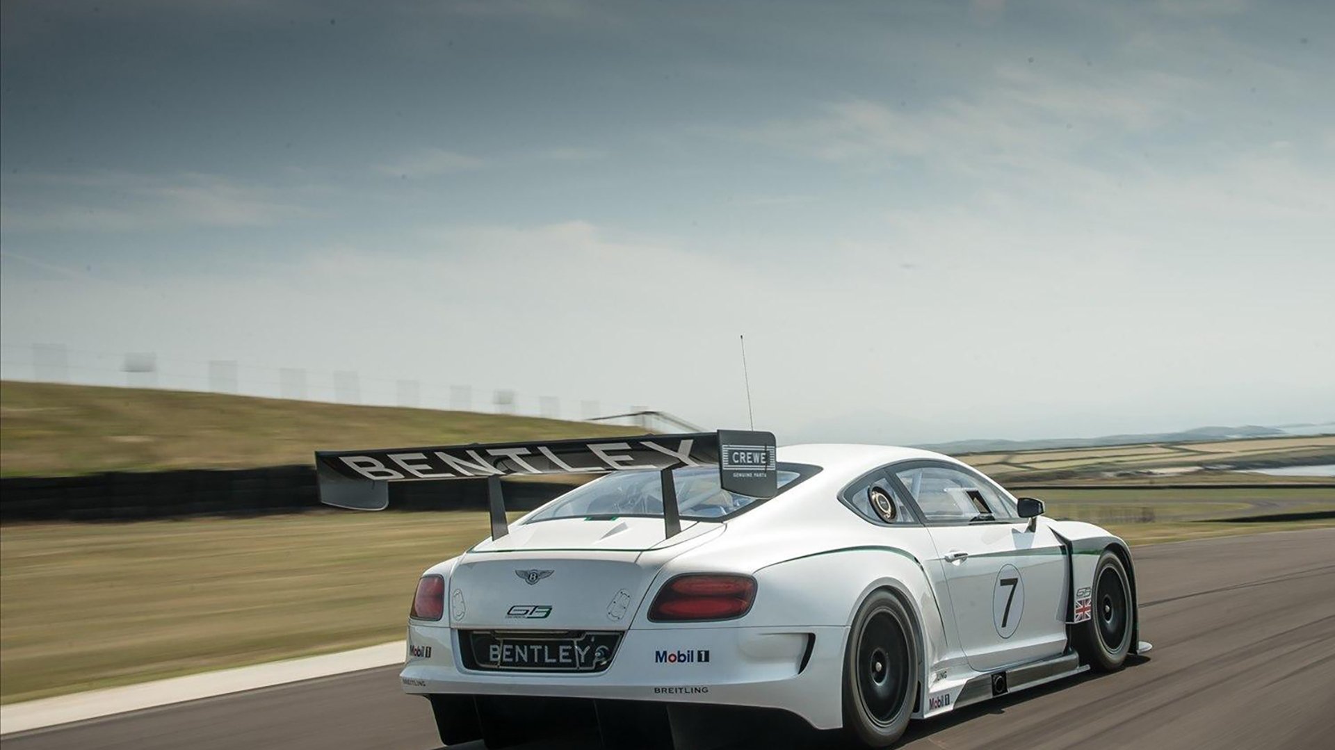 欧冠决赛焦点战,喀麦隆黑马斩落国际米兰,创造历史性奇迹