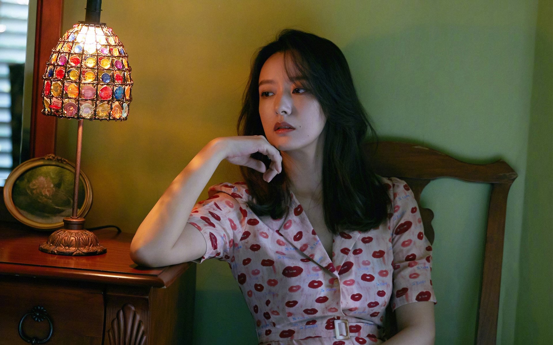 东方与西方的足球对话，梅西以一记自由球破门，法国三连击压倒马竞防线